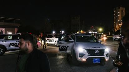Vers 19h30 le 28 février, un drone intercepté par les États-Unis s’est écrasé en plein quartier résidentiel du minaret, au coeur d'Erbil, incendiant la maison de la famille Said. Des voitures de police entourent le périmètre de l'incident.