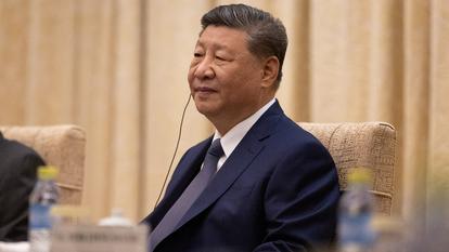 Le président chinois Xi Jinping lors d’une réunion avec le chancelier allemand Friedrich Merz au pavillon d’État Diaoyutai à Pékin, le 25 février 2026.
