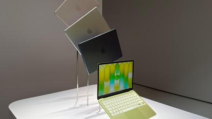 Le MacBook Neo se décline en quatre couleurs.