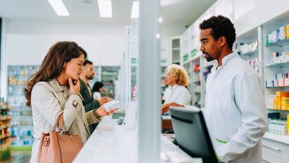 Ce nouveau cadre qui régit l’exercice de la profession «clarifie les actions attendues du pharmacien lorsque ce dernier est confronté à certaines situations de sévices».