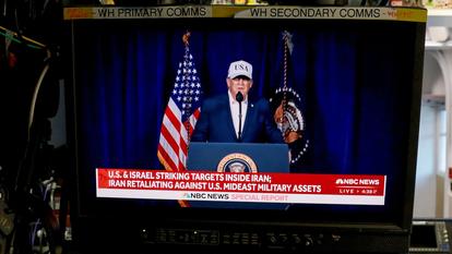 NBC News diffuse un extrait de la vidéo publiée par Donald Trump sur Truth Social dans laquelle il annonce que les États-Unis et Israël ont lancé une attaque contre l’Iran, le 28 février.