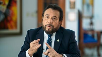 Félix Ulloa, vice-président du Salvador.