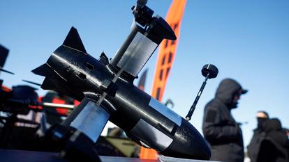 Un intercepteur de drones ukrainien P1-Sun FPV exposé en Ukraine, le 20 février 2026.