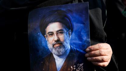 Mojtaba Khamenei a pris soin de ne jamais mettre les actifs à son nom, dissimulé derrière des couches et des couches de sociétés écrans.