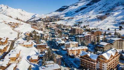 deuxième descente en luge offerte, forfait 7 jours au prix de 6, boissons offertes avec le repas dans certains restaurants...