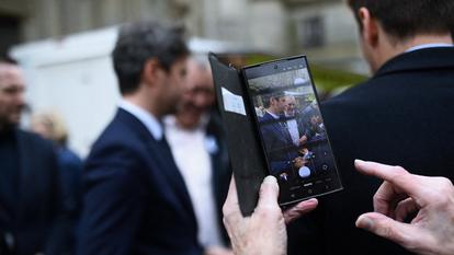 Gabriel Attal en campagne à Alençon (Orne), ce jeudi.