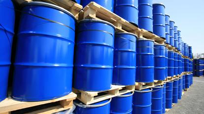 L’AIE a décidé mercredi le principe d’un déstockage historique de 400 millions de barils de pétrole, pour amortir la flambée des prix née de la guerre au Moyen-Orient.