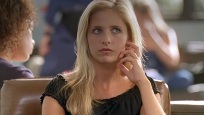 Sarah Michelle Gellar annonce l’annulation de la suite de Buffy contre les vampires.