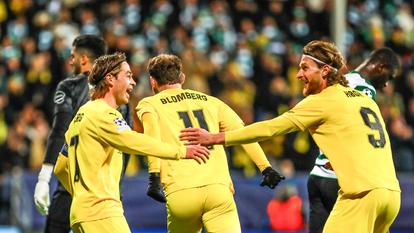 La joie de Patrick Berg (à gauche) et Kasper Hogh après le deuxième but de Bodo/Glimt contre le Sporting Portugal en 8e de finale aller de Ligue des champions (3-0).