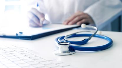 Dans un sondage, les trois quarts des sondés disent avoir renoncé «à au moins un acte de soin» (consultation, analyses, médicaments...) dans les cinq dernières années en raison de délais trop longs, et de difficultés d’accessibilité géographiques ou budgétaires.