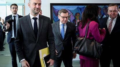 Le ministre des Affaires étrangères Jean-Noël Barrot a assisté ce mercredi 18 mars à Berlin au conseil des ministres allemand, notamment aux côtés de son homologue Johann Wadephul.