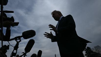 Donald Trump s’adresse à la presse, à Washington, le 20 mars 2026.