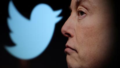 Le logo de Twitter et une photo d’Elon Musk dans cette illustration prise le 27 octobre 2022.