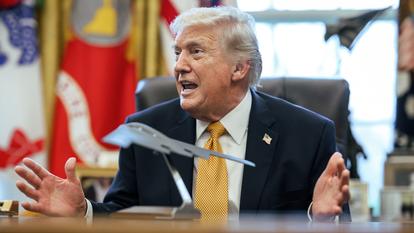 Donald Trump dans le Bureau ovale.