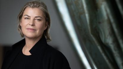 L’ancienne mannequin suédoise Ebba Karlsson pose lors d’une séance photo à Paris, le 18 mars 2026.
