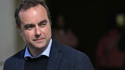Sébastien Lecornu déplore «une participation trop faible» et «une campagne souvent dure».