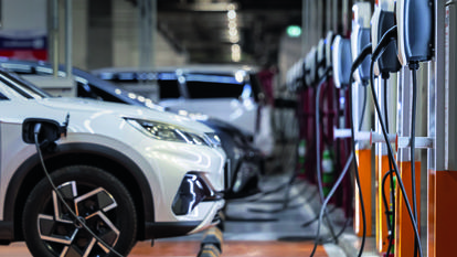 Bornes de recharge de véhicules électriques.