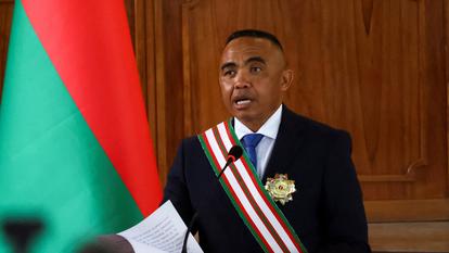 Le colonel Michaël Randrianirina avait procédé au limogeage de son premier gouvernement le 9 mars, sans donner d’explications.