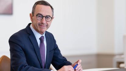 Bruno Retailleau au siège du parti LR à Paris, le 25 mars 2026.