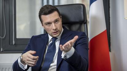 Le président du Rassemblement national, Jordan Bardella, répond aux questions du Figaro, quelques jours après les municipales de 2026, dans son bureau au siège de son parti, à Paris, le 24 mars 2026.