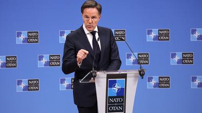 Pris entre deux feux, le secrétaire général de l’Otan, Mark Rutte, semble avoir choisi son camp. Il « applaudit » l’intervention du président américain en Iran. Et dit comprendre sa « frustration » devant l’apathie des Européens pour répondre à ses requêtes.