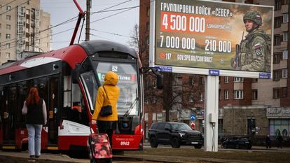La Défense russe prévoit de recruter 78.000 hommes et femmes avant la fin de cette année, parmi lesquels 58.000 étudiants.