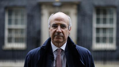 Bill Browder traque depuis près de vingt ans des criminels russes qui ont détourné 230 millions de dollars de son fonds d’investissement. Un volet de cette affaire tentaculaire est jugé ce lundi 30 mars 2026 au tribunal de Paris.