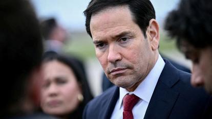 Le secrétaire d’État américain Marco Rubio à l’aéroport du Bourget, le 27 mars 2026.