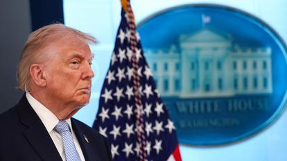 U.S. President Donald Trump attends a press conference in the James S. Brady Press Briefing Room at the White House in Washington, D.C., U.S., April 6, 2026. REUTERS/Kevin Lamarque