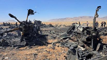 Lors de cette mission de sauvetage complexe, les Américains ont été contraints d’abandonner et de détruire deux MC-130J, d’une valeur de plus de 100 millions de dollars, ainsi que des hélicoptères MH-6.