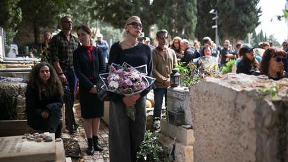Les funérailles de Lena Ostrovsky Gershovitz, Vladimir Gershovitz et leur fils Dimitri Gershovitz tués dans une frappe iranienne, à Haïfa, Israël, le 7 avril 2026.