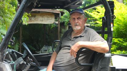 Jean-Jacques Delathière, éleveur de 77 ans et descendant de bagnard, à La Foa.