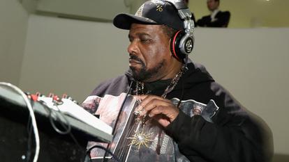 Afrika Bambaataa, ici en 2015, avait co-fondé dans les années 1970 la Zulu Nation, une organisation s’érigeant contre la violence des gangs.