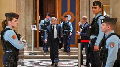 Nicolas Sarkozy quitte la cour d’appel de Paris, le 23 mars, dans le cadre du procès sur le financement présumé libyen de sa campagne présidentielle de 2007.