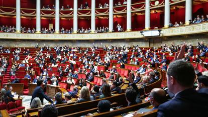 L’Assemblée adopte la loi simplification et confirme la suppression des ZFE