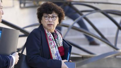 La ministre de la Transition écologique, Monique Barbut, quittant la réunion du Conseil des ministres au Palais de l’Élysée, à Paris, le 8 avril 2026.