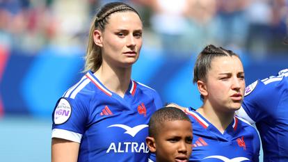 Aubane Rousset débutera au centre, à la place de Joanna Grisez, forfait après sa grave blessure au genou.