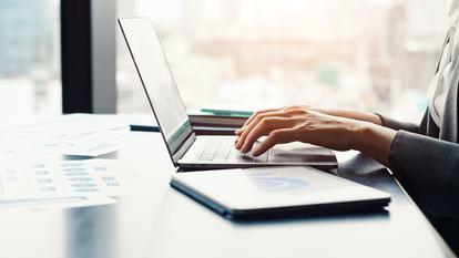 La DGSI présente dans sa note quelques cas concrets anonymisés, «qui doivent inciter l’ensemble des utilisateurs à la prudence dans les informations partagées et les accès accordés».