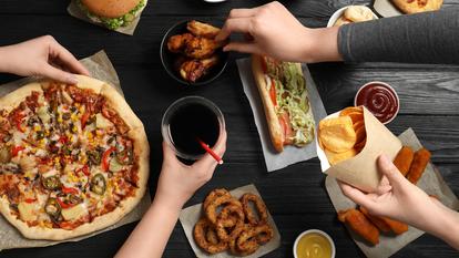 La MASLD résulte d’une accumulation excessive de graisses dans le foie, liée à une surconsommation de produits gras et/ou sucrés.