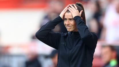 L’arrivée de Marie-Louise Eta à la tête de l’équipe première masculine du FC Union Berlin a été qualifiée d’« historique » et largement saluée, dans le monde du football et au-delà.