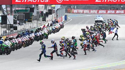 Top départ de la 49e édition des 24 Heures du Mans moto.