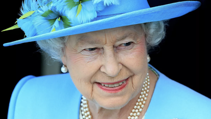 La reine Elizabeth II lors de sa visite au Musée canadien de la nature, en juin 2010 à Ottawa, au Canada.