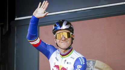Remco Evenepoel remporte l’Amstel Gold Race.