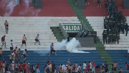Au moins 50 blessés après des affrontements lors du Clasico paraguayen.