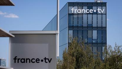 Interrogés sur les faits, les intervenants des émissions concernées ont eu des réactions très diverses.