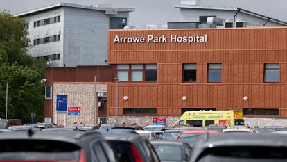 L’hôpital Arrowe Park, où des passagers britanniques sont en quarantaine après avoir été évacués du paquebot MV Hondius, le 13 mai 2026.