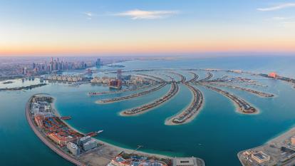 Dubaï dépend principalement du tourisme, de l’immobilier, de la finance, de la logistique et des services aux entreprises. Autant d’activités qui reposent avant tout sur la confiance, mise à mal avec la guerre en Iran.