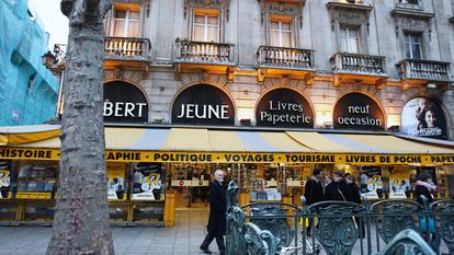 Façade de la librairie Gibert Jeune, à Paris.