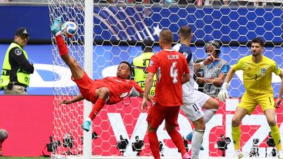 Le ciseau acrobatique de Dan Ndoye