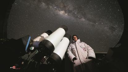 Le Français Alain Maury a construit son propre télescope en plein désert de l’Atacama, au Chili, et traque les petits corps du Système solaire qui n’ont pas encore été répertoriés.